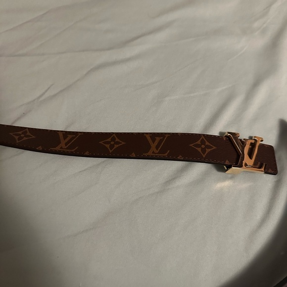 Size 95/ 38 women’s LV Initiales 30mm Reversible Belt. - Picture 4 of 5